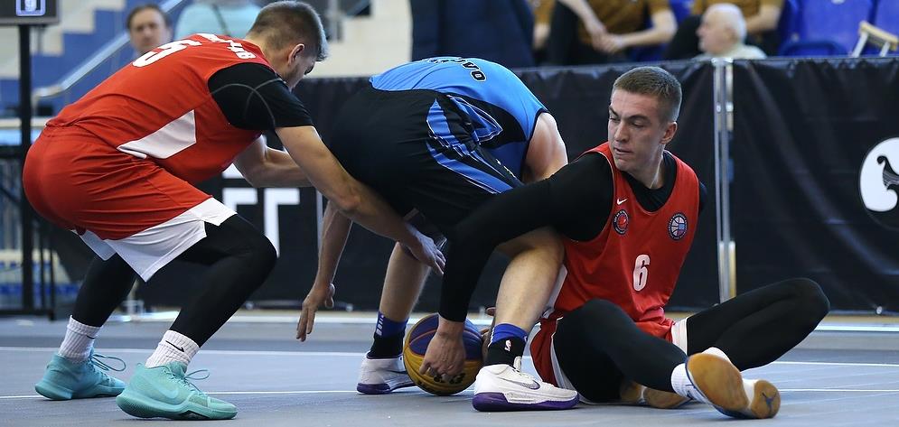 Чемпион России поедет на первый «мастерс» сезона